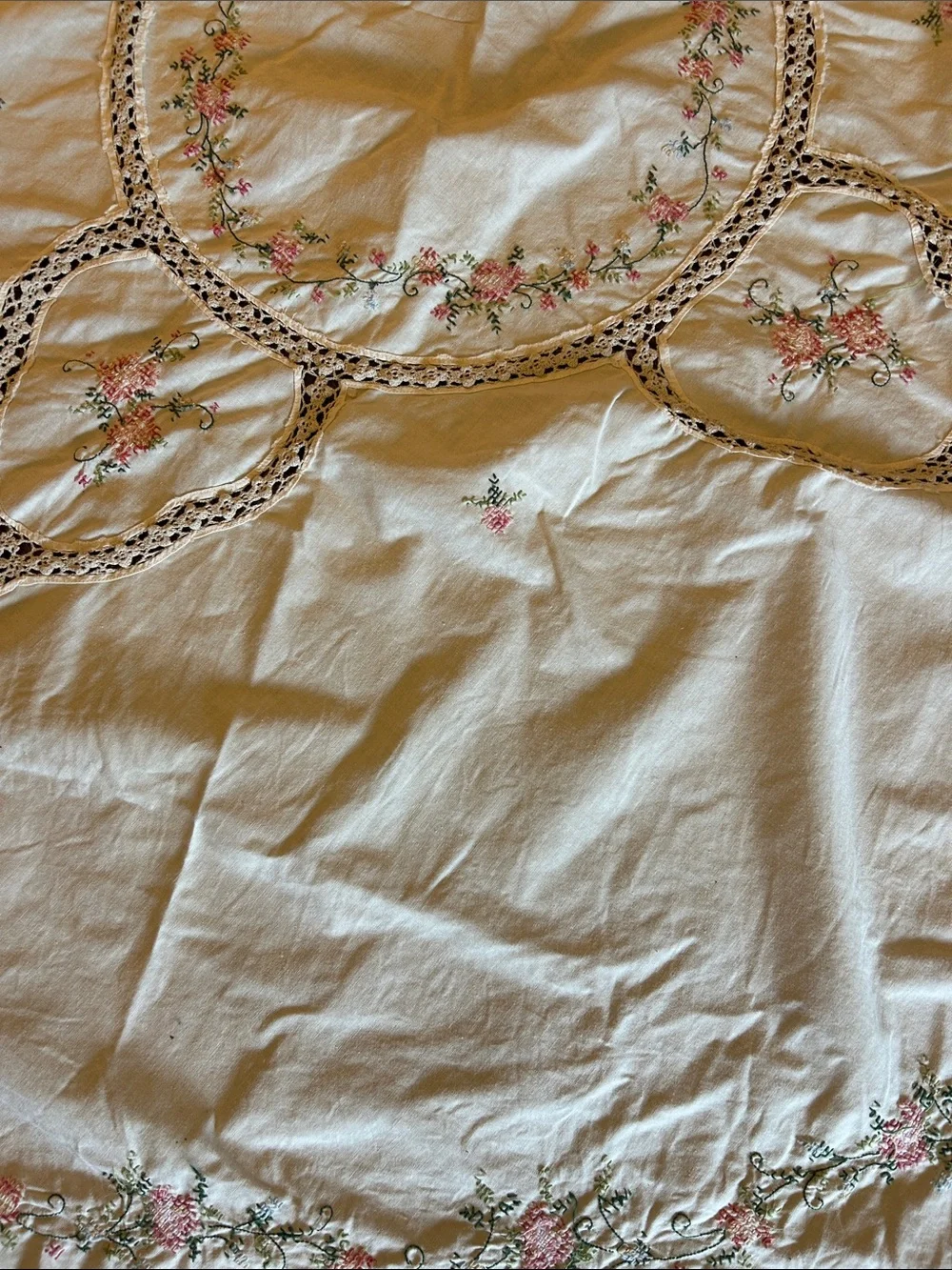Vintage Cream Round Tablecloth with Pink Floral Embroidery. 60 inches